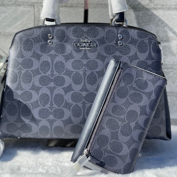 Coach Purse and Wallet Set - Picture 2 of 16